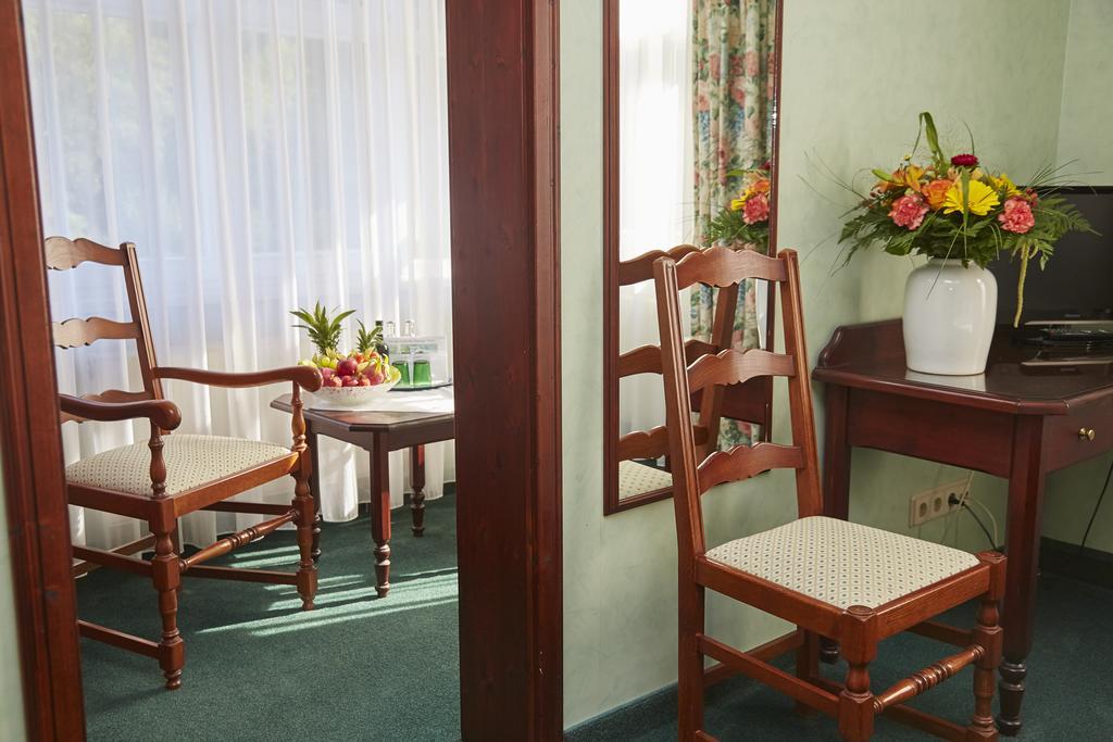 Flair-Hotel Waldfrieden Oberweißbach Eksteriør billede