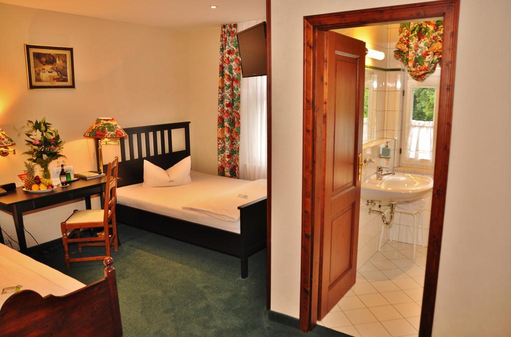 Flair-Hotel Waldfrieden Oberweißbach Eksteriør billede