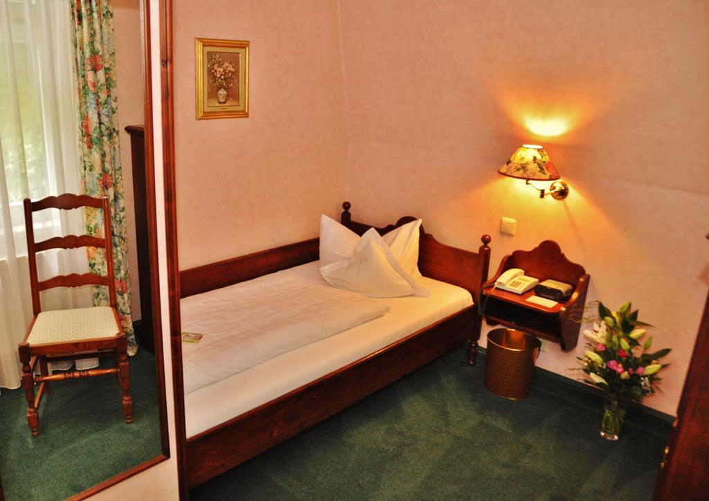 Flair-Hotel Waldfrieden Oberweißbach Eksteriør billede