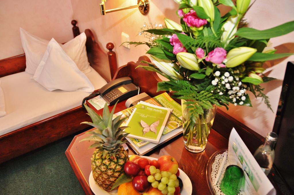 Flair-Hotel Waldfrieden Oberweißbach Eksteriør billede