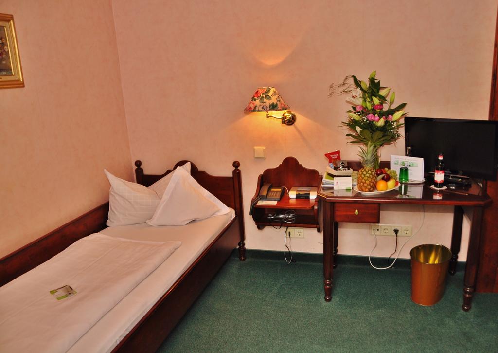 Flair-Hotel Waldfrieden Oberweißbach Eksteriør billede
