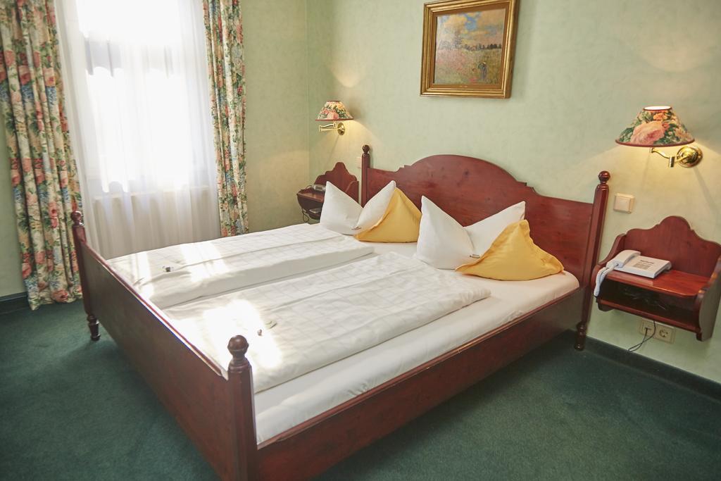 Flair-Hotel Waldfrieden Oberweißbach Eksteriør billede