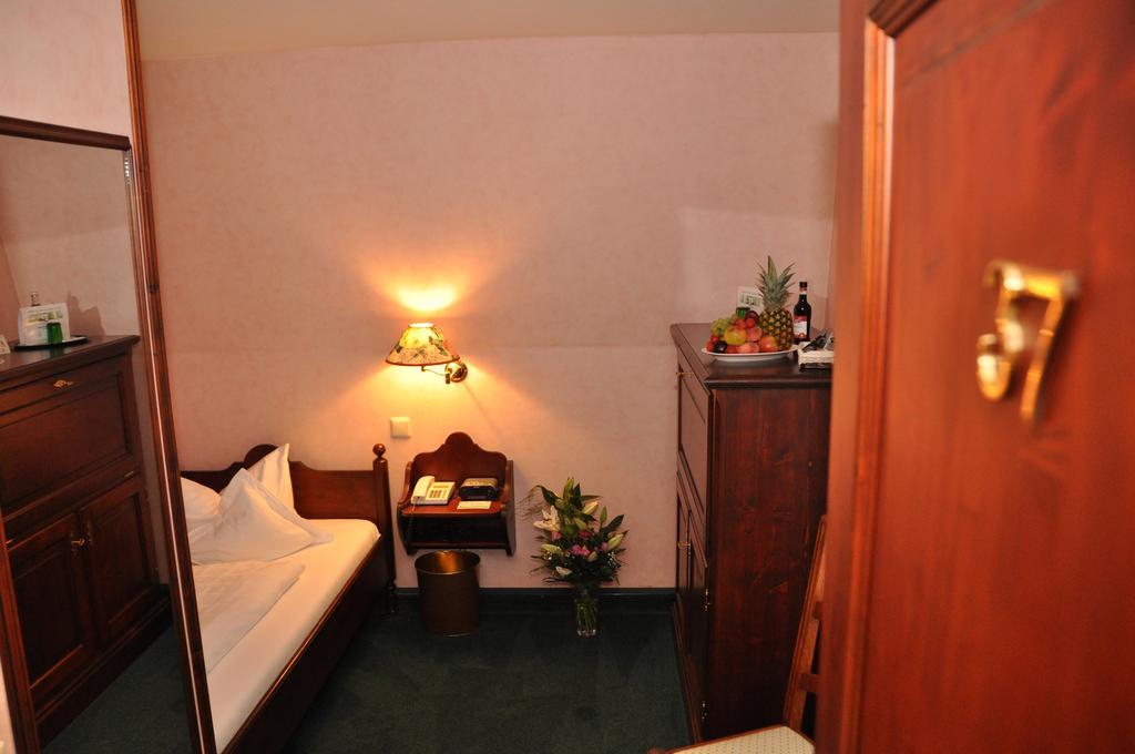 Flair-Hotel Waldfrieden Oberweißbach Eksteriør billede