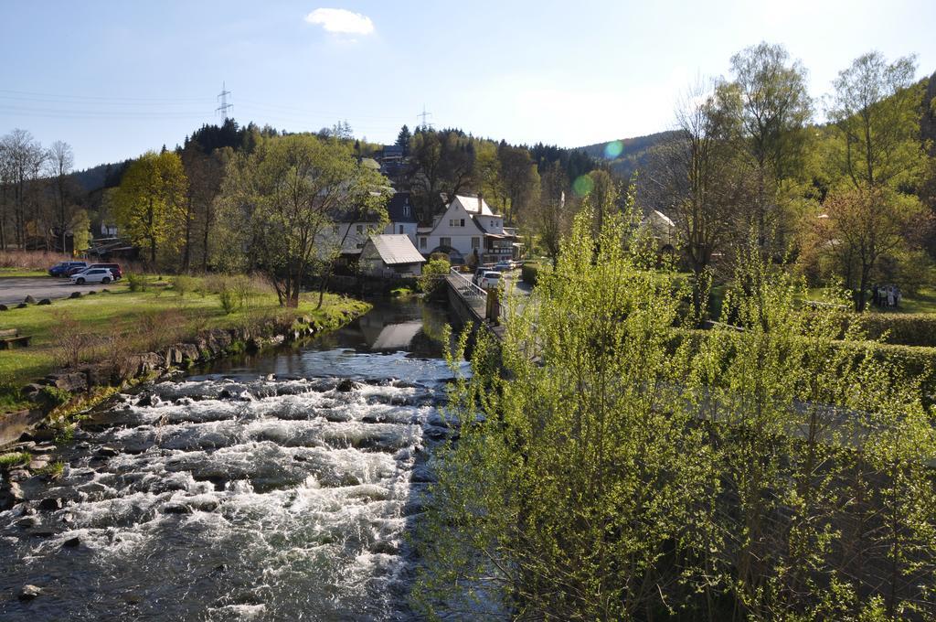 Flair-Hotel Waldfrieden Oberweißbach Eksteriør billede