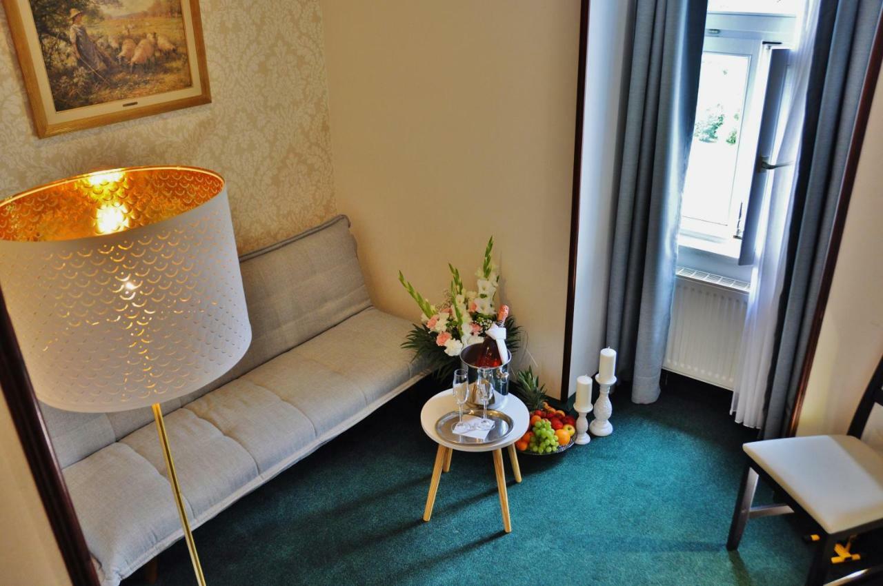 Flair-Hotel Waldfrieden Oberweißbach Eksteriør billede