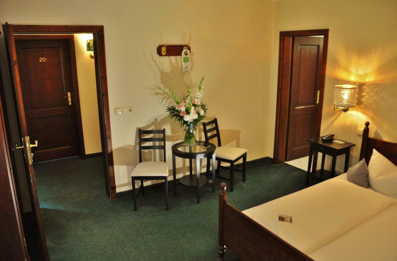 Flair-Hotel Waldfrieden Oberweißbach Eksteriør billede