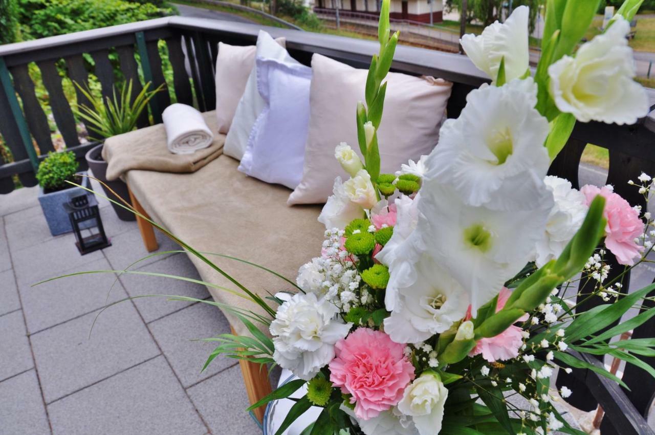 Flair-Hotel Waldfrieden Oberweißbach Eksteriør billede