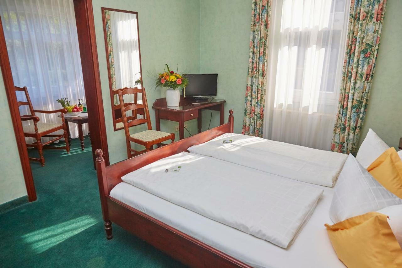 Flair-Hotel Waldfrieden Oberweißbach Eksteriør billede